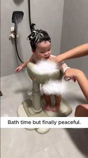 ✅ This baby bath stand makes shower time way less stressful.