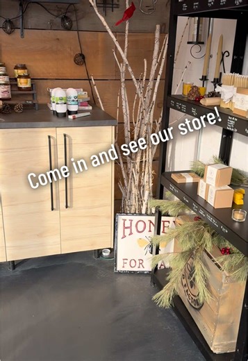 Come with me on a tour of our store! Get the B Factory experience from the comfort of your couch 🛋️. I apologize for my “uhs” and “ums” and I talk slow. I’ll get better at this, I promise! @Green Beaver @katy lemay @Katy Lemay 🇨🇦 @Intermiel #madeincanada #faitauquebec #localhoney #beeswaxwraps #villagesainteanne #ecofriendlyproducts #zerowaste #noplastic #🇨🇦