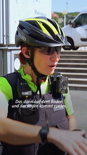 3M views · 34K reactions | Wenn die Polizei mit dem Fahrrad in Stuttgart unterwegs ist, hat sie einiges zu tun. Vor allem, wenn Raucher ihre Zigarettenstummel unbedacht auf den Boden werfen.❌ Wie viel Strafe diese Ordnungswidrigkeit wohl kosten wird? | Landesschau Baden-Württemberg | Facebook