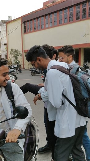 How Girls study vs how Boys study in medical college | Fun after class & Bike booking