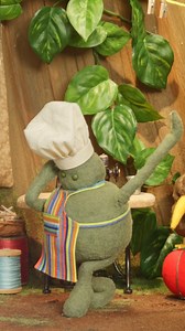 Y’all, Chef has a VDay surprise…for all of us! 💘 He’s been keeping this one close to his apron, but we’ve heard him practicing non-stop. “Wet’s pway it blagain, Cwispin. We gotta get dis jusht wite.” All he could tell us was that it involved dancing and LUB. So that narrows it down to like….5 million musical options. What song do you think Cheffy picked?!? Stay tewwwwned for this latest Chef dance for its “gwobal wewease” (his words) on the 14th! 💕 | The Tiny Chef Show