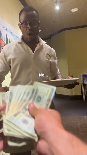MEET the KINDEST waiter EVER 🥺❤ #kindness | Neenib