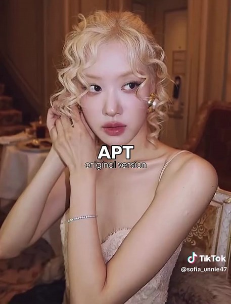 Rosé's Shocking APT Demo Version Revealed