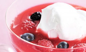 Soupe de fruits rouges meringuée pour 6 personnes - Recettes - Elle à Table