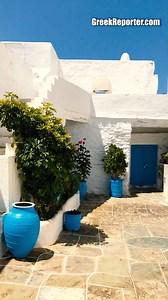 🇬🇷 The amazing architecture of the Greek islands! Take a walk on stunning Sifnos! Full story: https://bit.ly/3GAS3ew | Greek Reporter