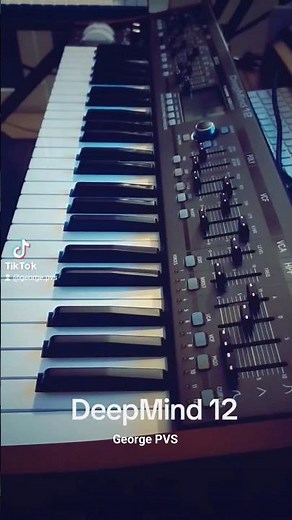 Open synthesizer Behringer DeepMind 12