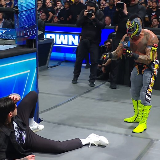 Rey Mysterio FINALLY had enough and hit Dominik Mysterio right in the face! 😤 | WWE