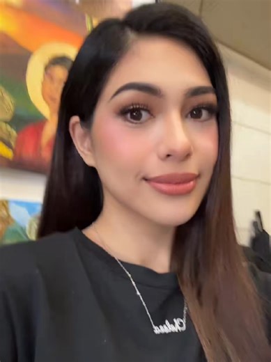 Chelsea Fernandez Live: Mute Moments and Fun