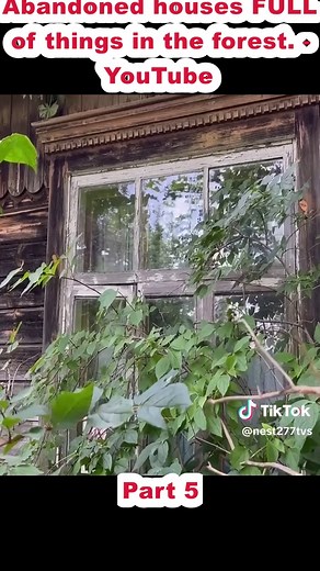 Exploring Abandoned Houses Full of Forgotten Treasures