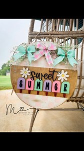 I love summer ☀️ here’s a door hanger I made with popsicles, daisies & checkered print! 🌸 | Painted by Mandy