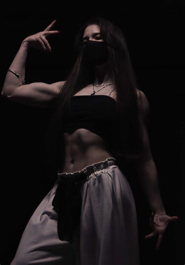 Inspiring Fitness Journey: Toji Fushiguro Cosplay at the Gym