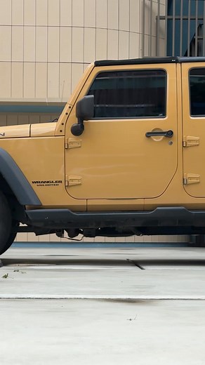 25FW Collection is Out Now! “Tickle Bag” กระเป๋าทรงพระจันทร์เสี้ยวที่โดดเด่นด้วยดีเทลสายคาดด้านล่าง และใช้งานได้ 2 แบบ ทั้ง shoulder และ crossbody | Stand Oil Official_ThaiIand