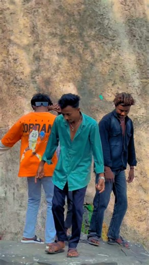 Real__sachu on Instagram: "#😅🖤 . . . . . . . . . . . . . . . . . . #trendingaadiwasisong♥️♥️"