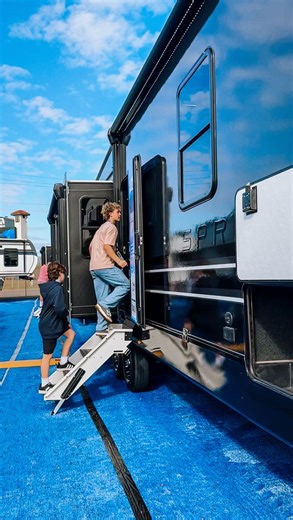 Keystone RV on Instagram: "Check out the 2025 Sprinters at the Tampa RV show with @laneslesstraveled! Featured in this video: Sprinter 3840LRK Sprinter 3980FBS Sprinter 3920DSL Sprinter 3520RDS Sprinter 3900DBL Sprinter 3980FBS Which was your favorite?!"