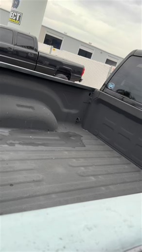 Secure your truck bed the smart way 🔒💪 A Retrax Pro isn’t just a tonneau cover — it’s a serious upgrade for how you use your truck. Built from industrial-grade aluminum, it delivers next-level durability, sleek low-profile style, and confidence wherever you go. ✔️ Lockable protection for tools & gear ✔️ Smooth retractable design for full bed access ✔️ Weather-resistant for work or adventure ✔️ Compatible with racks, tents & accessories ✔️ Clean look that adds real truck value From job sites to