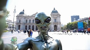 1.4M views · 43K reactions | Se puso a vlogear mi compa el alien, le gusto la CDMX 藍 #Humor #Memes #Notepasesdememes #Nomemes | No te pases de memes | Facebook