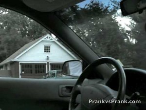 Confetti and baby powder prank on girlfriend