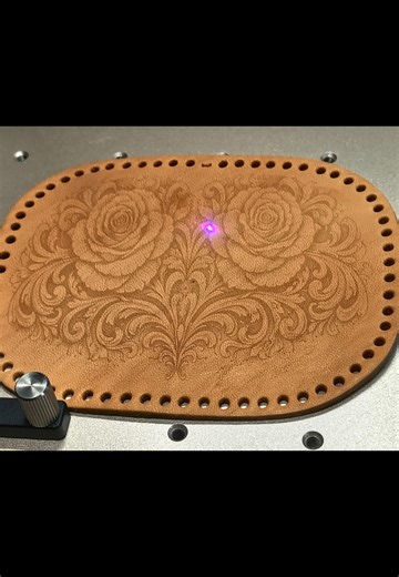 Soon to be leather coin purse engraved. Engraving looks really good and I'm sure it will look even better once the leather is finished and assembled. #newmexico #laserengraving #customized #shoplocal #supportsmallbusiness