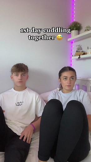 which stage are you at😅tag your gf/bf🥰#couple #foryoupage #fyp | Cuddling