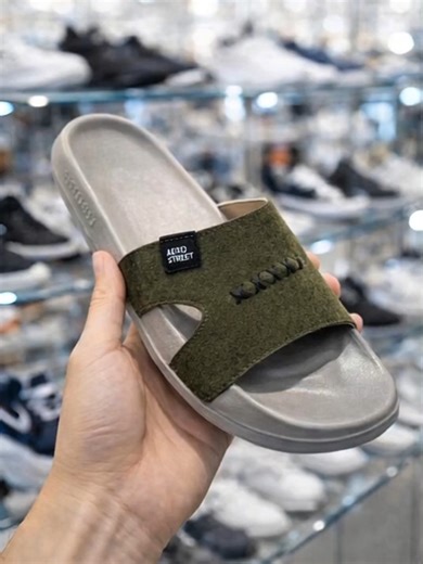 Sandal Slop Keren untuk Gaya Pria