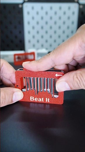 Michael Jackson - Beat It (Guitar Intro) 🎸🔥 7-Second ASMR Fidget!