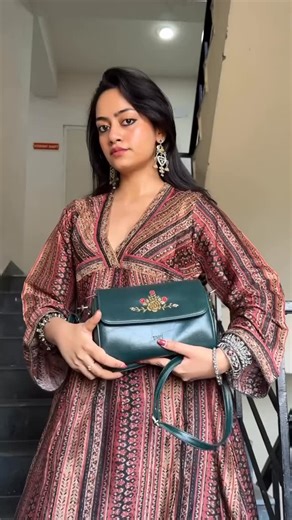 Miri on Instagram: "Absolutely stunning @arunniima in our signature zari roses hand embroidered 80s retro sling - a reminder why handmade will always feel special❤️ #shopmiri #handcrafted#zar"