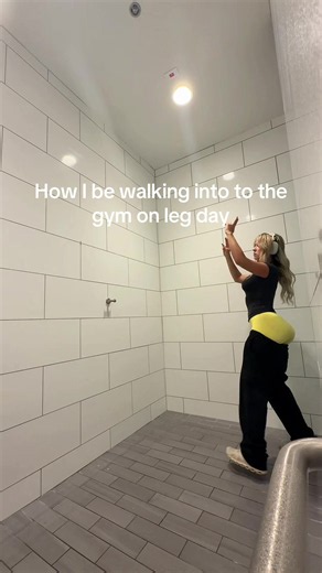 squishyymama (@squishyymama)’s video of leg day workout gym