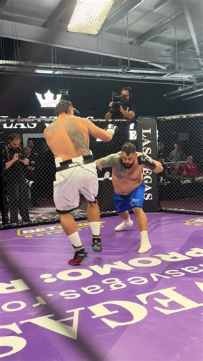 @Romeo.alessandro8 vs @Greuceanu Next Fighter 35 Live exclusiv pe Voyo de la 20:00 #RXFmma #rxf #romeoalessandro #greuceanu #boxing