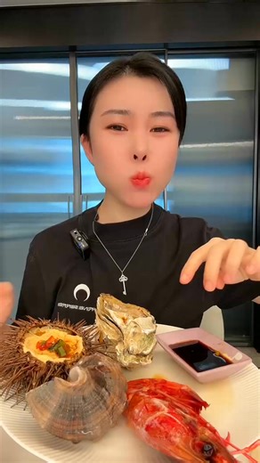 Savoring a delicious seafood feast! 🦀🦃🍣 Happy moments and tasty bites. #FoodieDelights #SeafoodLover #Yum | Ellen C. Leger