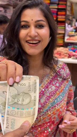 Srinidhivlogs1 on Instagram: "Sarees 730/-Rs Only #silk #sarees #chickpet #byrappasilks #trending @byrappasilks sambhavgiftsbangalore @sambhav_stores @sambhavsilvermumbai @sambhavhomestore"