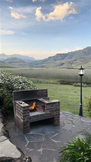 Bamboo & Hillside Cabin | 📍Underberg
