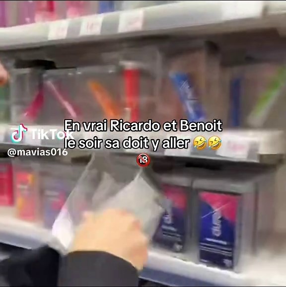 Sa fais bcp de lubrifiant🤣#drole #queenhouse #amour @Benoît Chevalier @Ricardo