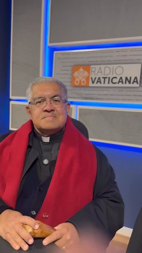 Visitando Radio Vaticano - Al recorrer sus pasillos, uno percibe la historia viva de la Iglesia que, desde hace décadas, comunica el Evangelio con un lenguaje cercano, humano y universal. | Radio Paz 830 AM - 96.1 FM