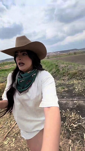 Solo quise hacer una pequeña broma y casi se me desmaya😩#benditokarma #Hermana #rancho