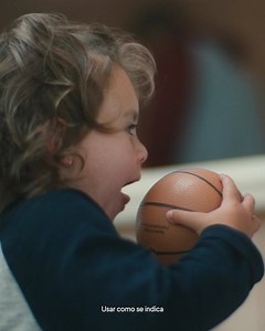 Combate las enfermedades antes que ataquen. Las toallitas desinfectantes Clorox eliminan el 99.9% de los gérmenes y bacterias. Defiéndete con Clorox. | Clorox