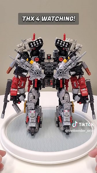 10-bot beefy boy combiner featuring 2x of the following bots: Slammer, Cromar, Ironworks, Red Cog, and Centurion Drone. Really fun project 🙂 #transformers #hasbrotoypic