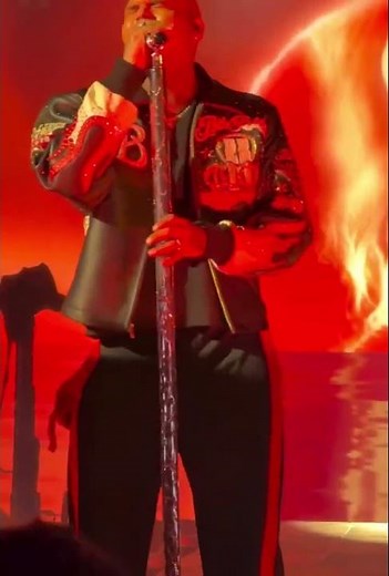Chris Brown performing Warm Embrace at the MetLife Stadium #shorts