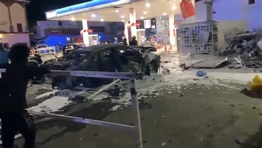 A tragic explosion at the Mobil Service Station in Georgetown on Sunday has claimed the life of a six-year-old child and left several others injured. The Guyana Fire Service has confirmed that investigations are underway to determine the cause of the blast, believed to have been triggered by a gas bottle. The affected area was immediately cordoned off as emergency teams conducted rescue efforts. Authorities have extended condolences to the grieving family and support to those hospitalised. #Guya
