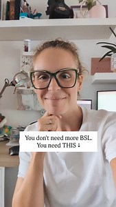 Knowing British Sign Language (BSL) isn't enough. Being a great Communication Support Worker (CSW) is about knowing what to do when things don't go to plan. We teach that. September is nearly here. Be ready. Link in Bio or DM us ✉️ | Deaf Umbrella