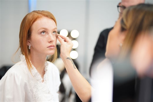 Crema solar con color: trucos de experto para aplicarla