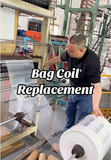 99% of people don’t know the inside story of bag production🤩 Do you know what this worker is doing? #packagingbag #packing #ziplock #plasticfilm #plasticbag #plastikpacking #packagedesign #packagingindustry #packagingorders #sourcefactory #factorywork #producer #mechanical