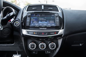 2015 Mitsubishi Mitsubishi_outlander Photos: Interior, Exterior, and Videos