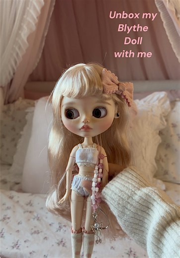 Unboxing My Blythe Doll Daphne: A Collector's Dream