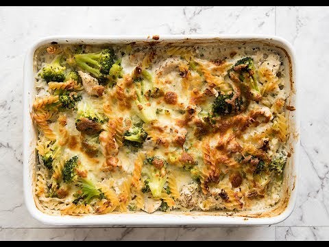 Ultra Lazy HEALTHY Creamy Chicken Pasta Bake