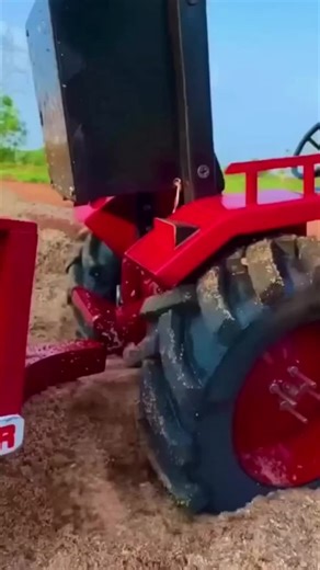 مٹی کی لوڈنگ فل ٹرالی کی دلچسپ ویڈیوز