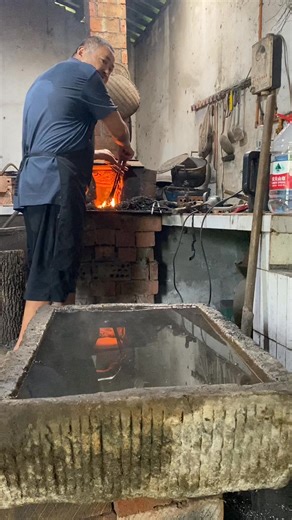 196K views · 862 reactions | #forging #knife #america #knifemaking #knifeskills #UnitedStates #usa | Veroxis.life | Facebook