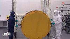 Avec le télescope spatial James Webb, l'humanité n'aura jamais vu aussi loin. Le plus puissant télescope jamais fabriqué permettra d'observer les débuts de l'univers, et voire même des exoplanètes semblables à la nôtre. #19h30RTS | RTSinfo