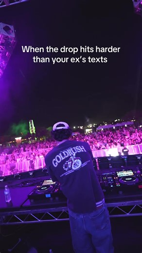 Experience the Hard Hitting Drops of Dennett's Dubstep