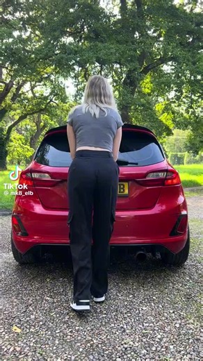 Instalación de struts automáticos en un Ford Fiesta MK8