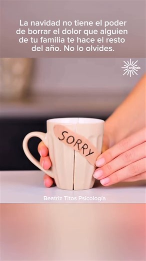 Beatriz Titos | Psicóloga TCA y Digestivo ✨ on Instagram: "La navidad no tiene que curarlo todo, no lo olvides🫂🩷 A veces la navidad sirve de excusa para meter los trapos sucios de nuevo bajo la alfombra, para esconder el dolor en un cajón lejano o para tapar una herida con comida, alcohol y chistes baratos. No estás obligada a perdonar ni a olvidar, cuídate estos días💜🫂#psicologia #psicologa #terapia #familia #navidad"